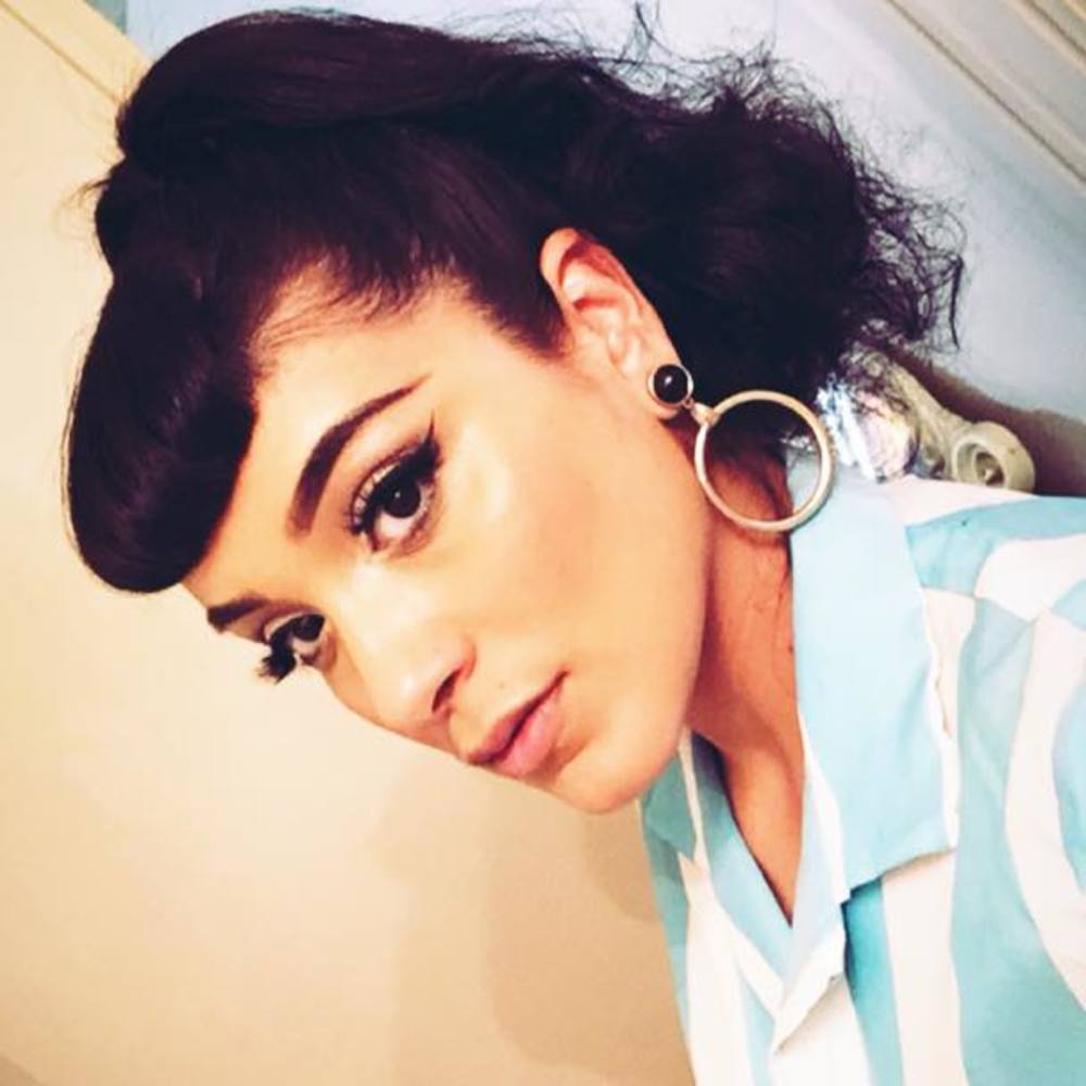 Meet your Posher, Maria